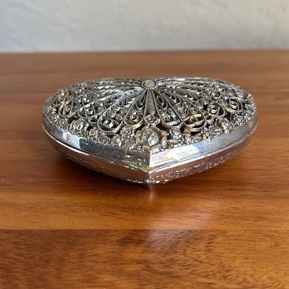 Vintage butterfly metal trinket dish shelf sitter - Picture 2 of 4